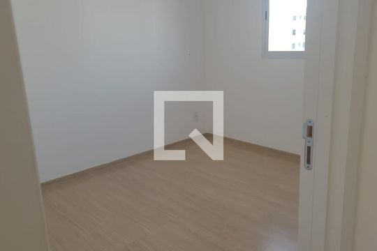 Quarto 1 de apartamento para alugar com 2 quartos, 47m² em Padre Miguel, Rio de Janeiro