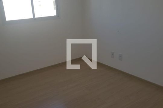 Quarto 1 de apartamento para alugar com 2 quartos, 47m² em Padre Miguel, Rio de Janeiro