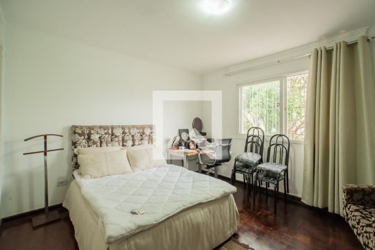 Quarto 1 de casa para alugar com 4 quartos, 210m² em Mirandópolis, São Paulo