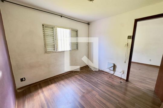 Quarto de casa à venda com 2 quartos, 70m² em Parque Pedro II, Belo Horizonte