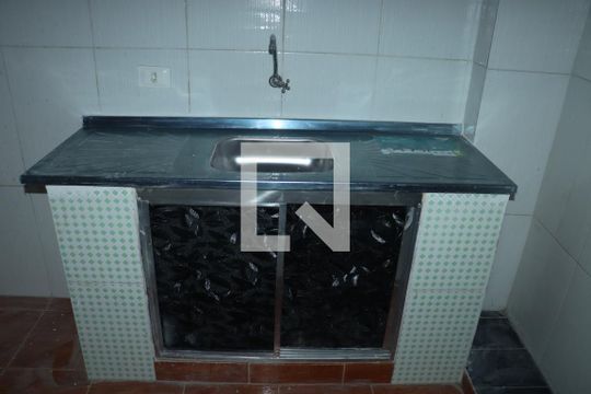 Studio de casa para alugar com 1 quarto, 200m² em Jardim Casa Branca, Embu das Artes