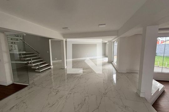 Sala de casa para alugar com 3 quartos, 514m² em Hugo Lange, Curitiba
