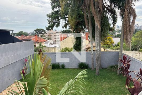 Casa à venda com 3 quartos, 514m² em Hugo Lange, Curitiba