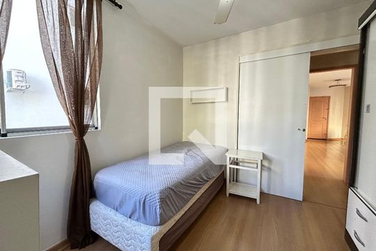 Quarto 2 de apartamento para alugar com 3 quartos, 94m² em Itacorubi, Florianópolis