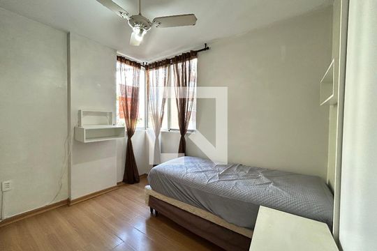 Quarto 2 de apartamento para alugar com 3 quartos, 94m² em Itacorubi, Florianópolis