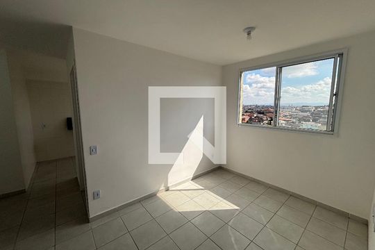 Sala de apartamento para alugar com 2 quartos, 150m² em Jardim Lourdes, Ferraz de Vasconcelos