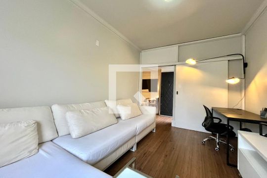 Sala de TV de casa para alugar com 4 quartos, 190m² em Campo Belo, São Paulo