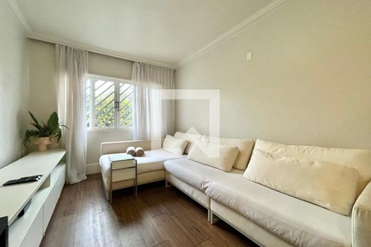 Sala de TV de casa para alugar com 4 quartos, 190m² em Campo Belo, São Paulo
