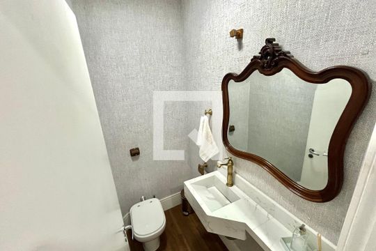 Lavabo de casa para alugar com 4 quartos, 190m² em Campo Belo, São Paulo