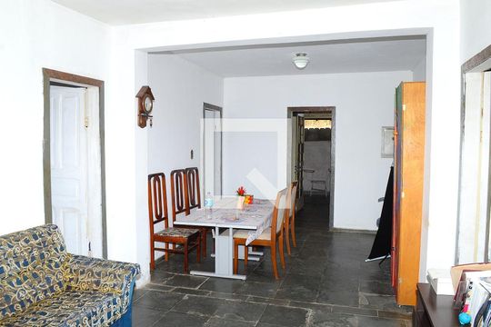 Sala de casa para alugar com 2 quartos, 450m² em Pousada Santo Antonio, Belo Horizonte