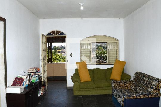 Sala de casa para alugar com 2 quartos, 450m² em Pousada Santo Antonio, Belo Horizonte