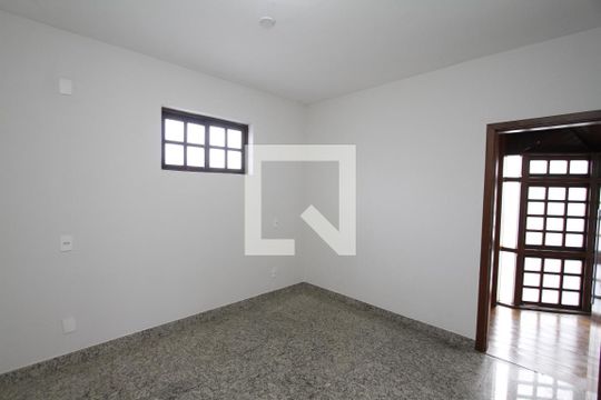 Sala de TV de casa para alugar com 4 quartos, 350m² em Santa Lúcia, Belo Horizonte