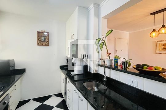Cozinha de apartamento à venda com 4 quartos, 144m² em Vila Joao Jorge, Campinas