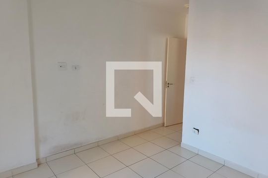Suíte de apartamento para alugar com 2 quartos, 80m² em Canto do Forte, Praia Grande