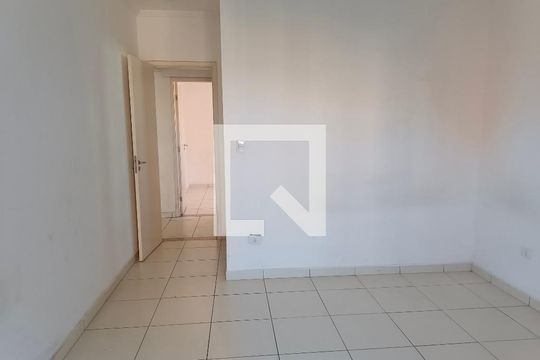 Suíte de apartamento para alugar com 2 quartos, 80m² em Canto do Forte, Praia Grande