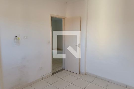 Suíte de apartamento para alugar com 2 quartos, 80m² em Canto do Forte, Praia Grande