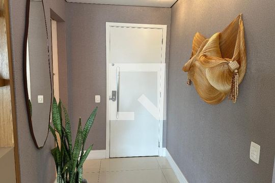 Entrada de apartamento à venda com 3 quartos, 202m² em Alphaville Empresarial, Santana de Parnaíba