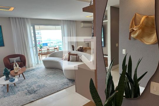  Sala de Estar de apartamento à venda com 3 quartos, 202m² em Alphaville Empresarial, Santana de Parnaíba