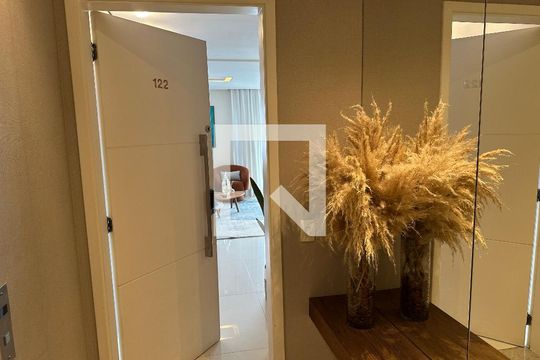 Entrada de apartamento à venda com 3 quartos, 202m² em Alphaville Empresarial, Santana de Parnaíba