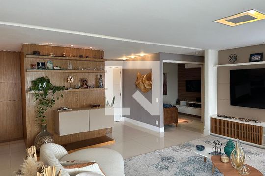 Detalhe Sala de Estar de apartamento à venda com 3 quartos, 202m² em Alphaville Empresarial, Santana de Parnaíba
