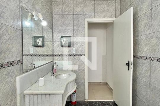 Banheiro de casa à venda com 3 quartos, 160m² em Jardim Proenca I, Campinas
