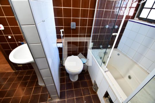Banheiro de casa para alugar com 3 quartos, 210m² em Chácara Santa Margarida, Campinas