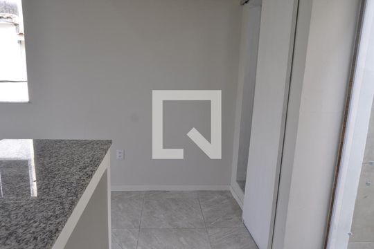 Sala/cozinha  de casa de condomínio para alugar com 1 quarto, 35m² em Méier, Rio de Janeiro