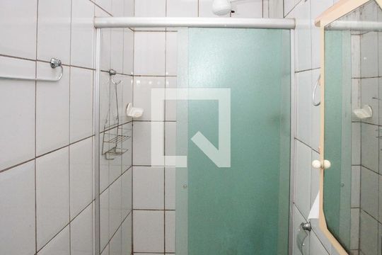 Banheiro da Suíte Cas 1 de casa à venda com 7 quartos, 235m² em Eldorado, Diadema