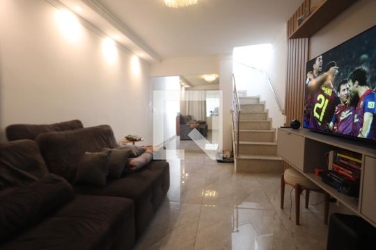 Sala de casa à venda com 3 quartos, 180m² em Vila Santa Clara, São Paulo