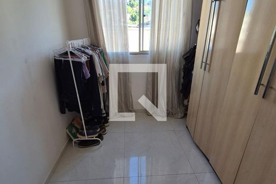 Quarto de apartamento para alugar com 2 quartos, 48m² em Cascadura, Rio de Janeiro
