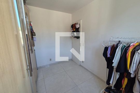 Quarto de apartamento para alugar com 2 quartos, 48m² em Cascadura, Rio de Janeiro