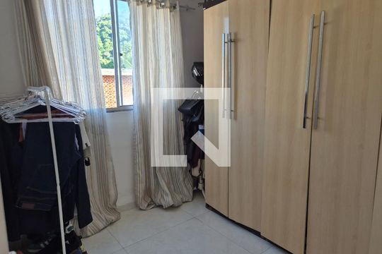 Quarto de apartamento para alugar com 2 quartos, 48m² em Cascadura, Rio de Janeiro