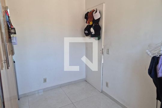 Quarto de apartamento para alugar com 2 quartos, 48m² em Cascadura, Rio de Janeiro
