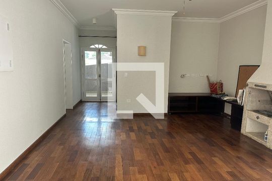 Sala Intima de casa de condomínio à venda com 4 quartos, 411m² em Residencial 18 do Forte, Santana de Parnaíba