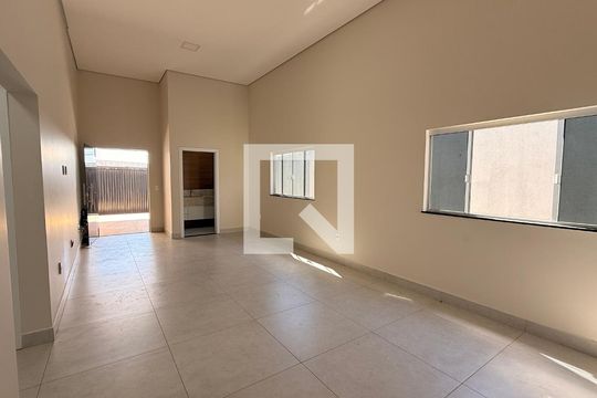 Sala de casa à venda com 3 quartos, 210m² em Q 4, Brasília