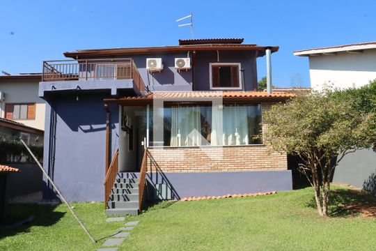 Casa de Condomínio para alugar com 6 quartos, 350m² em Residencial San Diego (paysage Vert), Cotia