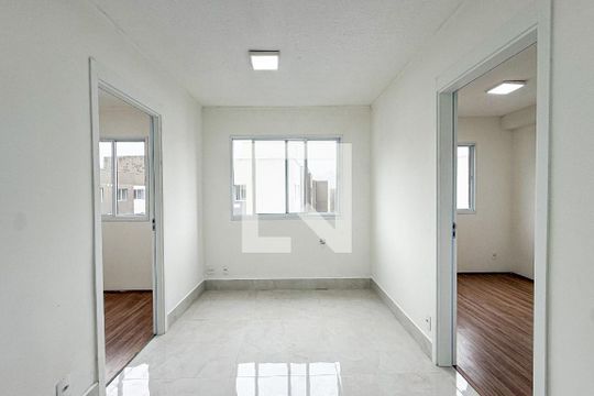 Sala de apartamento para alugar com 2 quartos, 32m² em Parque Pan Americano, São Paulo