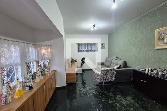 Sala de casa à venda com 3 quartos, 360m² em Parque São Quirino, Campinas