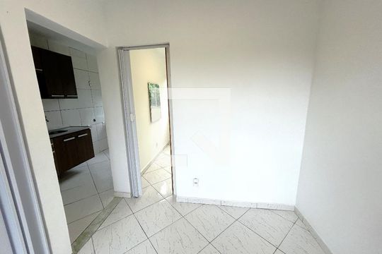 Sala de casa para alugar com 1 quarto, 45m² em Praça Seca, Rio de Janeiro