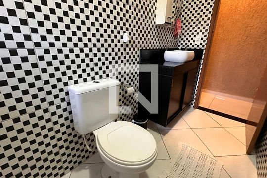 Casa para alugar com 4 quartos, 250m² em Guarapiranga, São Paulo