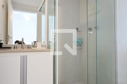 Banheiro de kitnet/studio para alugar com 1 quarto, 35m² em Brooklin, São Paulo
