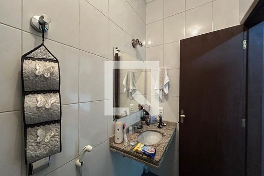 Casa para alugar com 3 quartos, 218m² em Mangueiras, Belo Horizonte