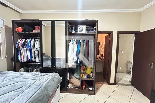 Casa para alugar com 3 quartos, 218m² em Mangueiras, Belo Horizonte