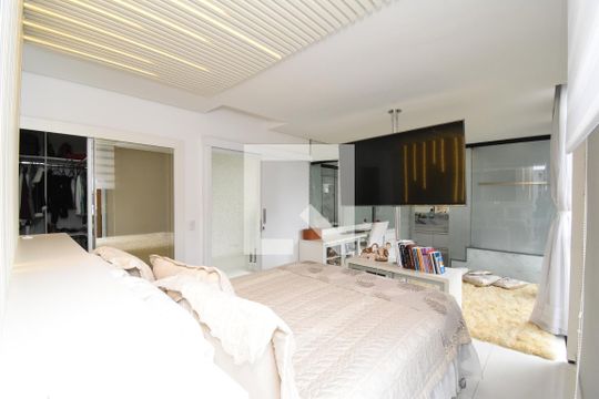 Suíte de casa de condomínio à venda com 4 quartos, 270m² em Campo de Santana, Curitiba