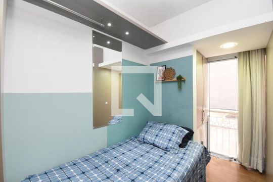 Quarto 1 de apartamento à venda com 2 quartos, 50m² em Centro, Curitiba