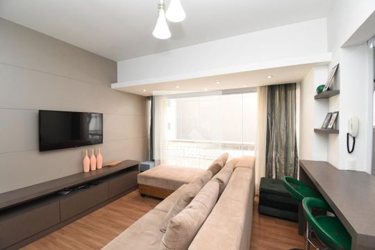Sala de apartamento à venda com 2 quartos, 50m² em Centro, Curitiba