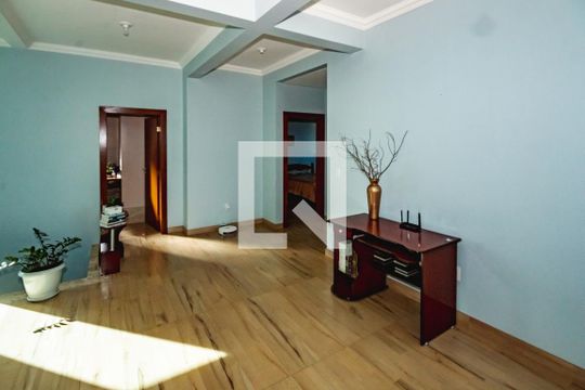 Casa à venda com 4 quartos, 750m² em Trevo, Belo Horizonte