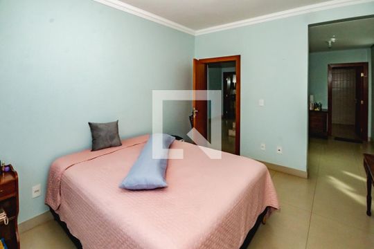 Casa à venda com 4 quartos, 750m² em Trevo, Belo Horizonte