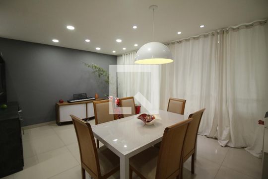 Sala de casa para alugar com 3 quartos, 340m² em Pechincha, Rio de Janeiro