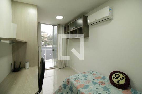 Suíte 1 de casa para alugar com 3 quartos, 340m² em Pechincha, Rio de Janeiro